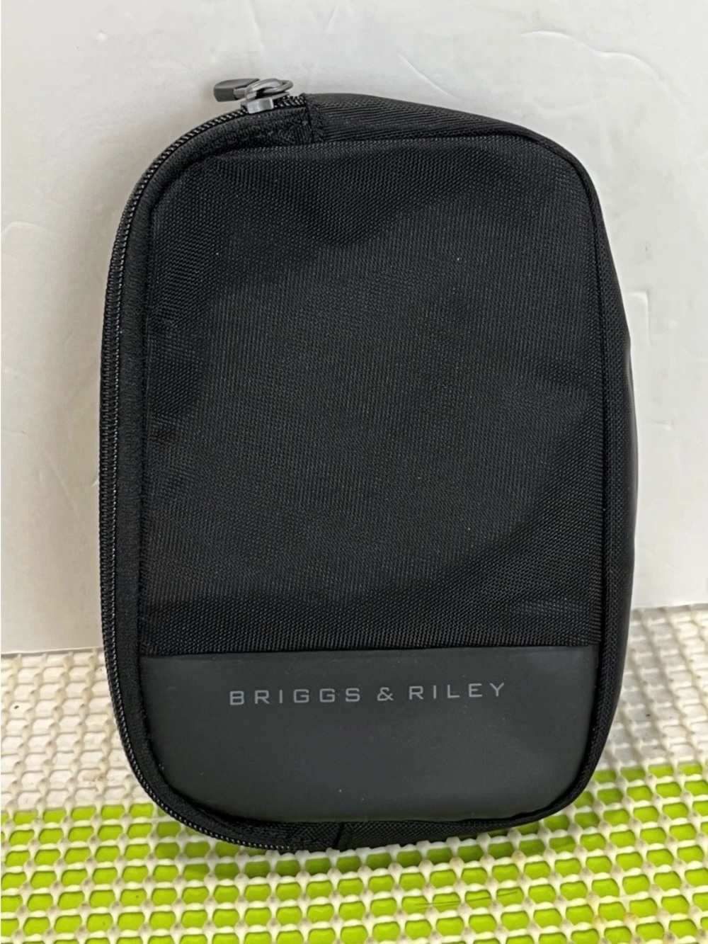 Briggs & Riley Black Compact Travel sling bag